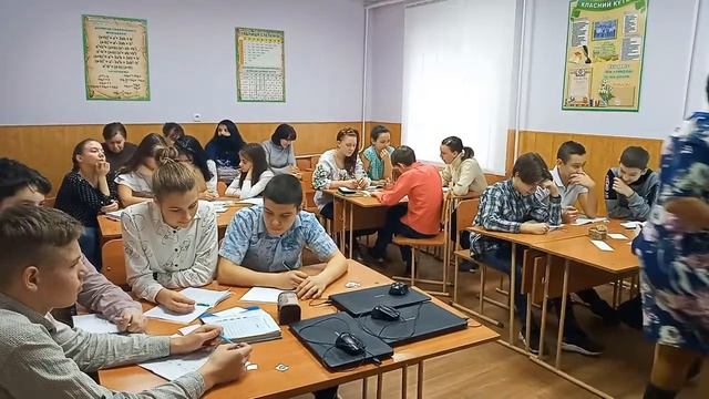 Дії над виразами, що містять квадратні корені смотреть онлайн