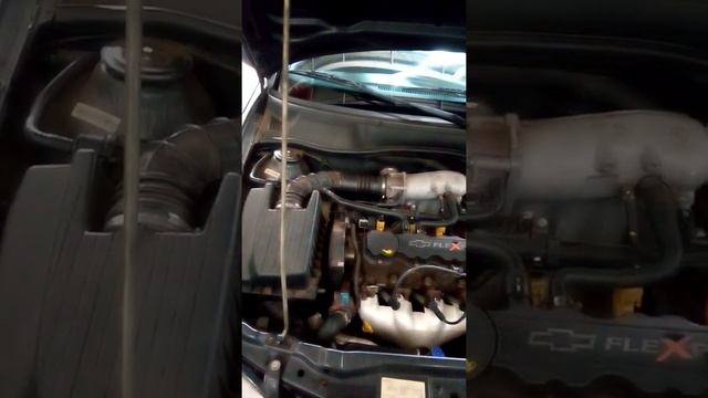Astra com compressor do ar condicionado colando. смотреть онлайн