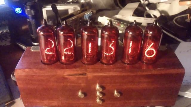 Nixie clock IN14 point mode demonstration. смотреть онлайн