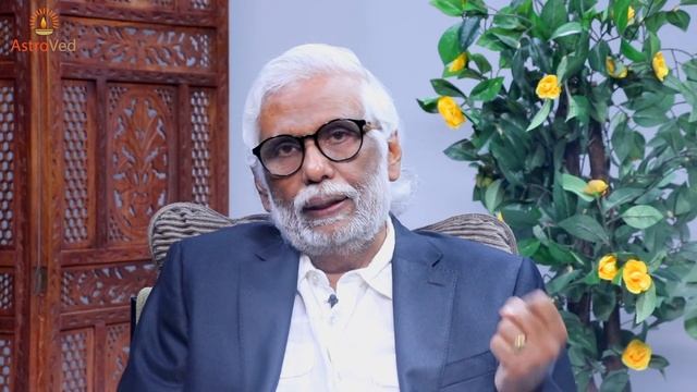 Success, Failure and the Special New Moon смотреть онлайн