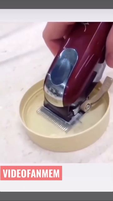 Как легко и просто очистить бритву от волос! #shorts #бритва #машинка Подпишись! смотреть онлайн