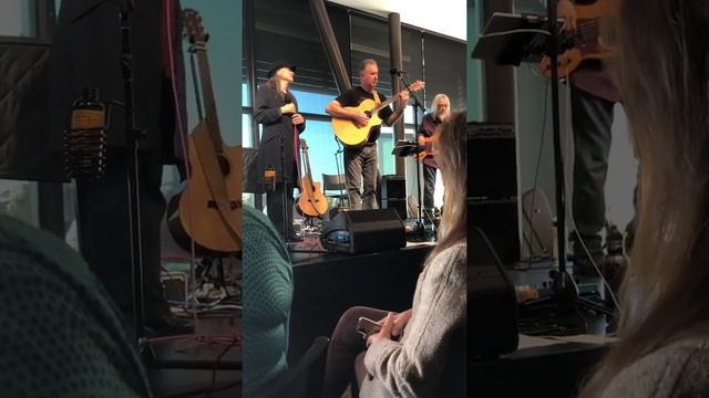 Robin Adler ~ Mutts of the Planet смотреть онлайн