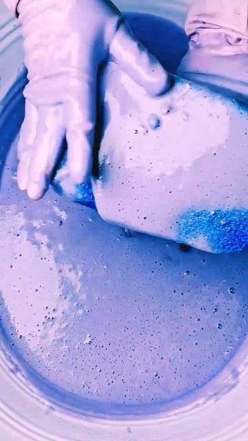 asmr pretty purple laundry bath powder paste sponge squeeze #asmr #spongesqueezing #oddlysatisfying смотреть онлайн