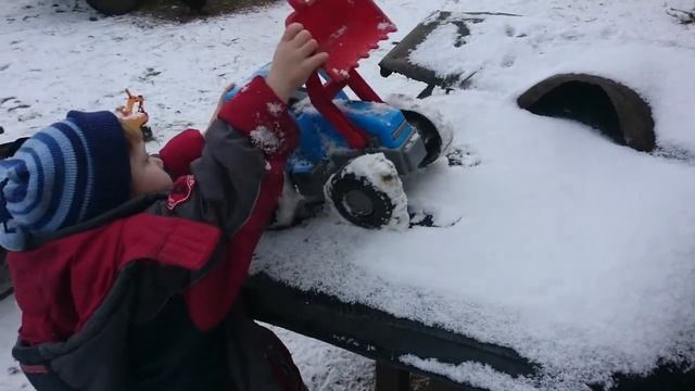 Ялинка . Вірш для дітей. Раз я взувся в чобітки. смотреть онлайн