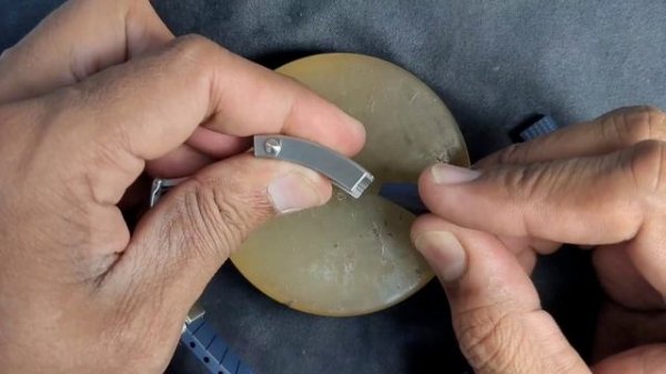 How To Resize Rubber Strap BREITLING Watch