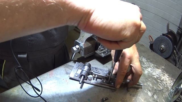 Машинка для разделки кабеля 2 смотреть онлайн