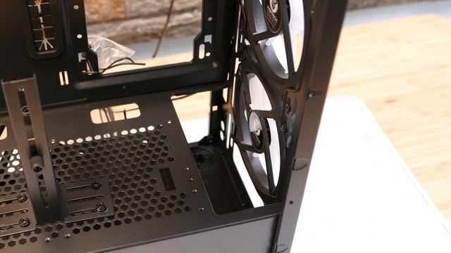 Fantech HEXA XL - Vrlo prostrano kućište! смотреть онлайн