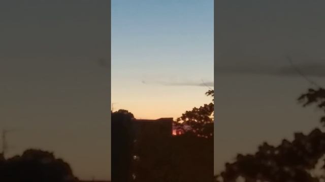 Слежка НЛО в небе смотреть онлайн