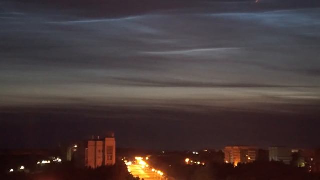Серебристые облака 10 июня 2020 г панорама над городом смотреть онлайн