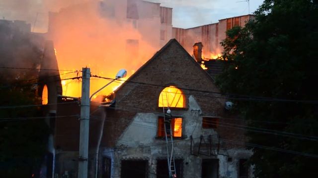 Пожежа Львів Варшавська 54 (02.06.2016) ч.2 смотреть онлайн