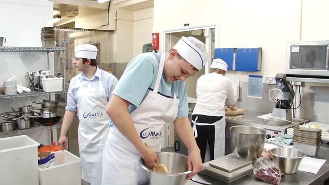 UniQ Bake-off смотреть онлайн