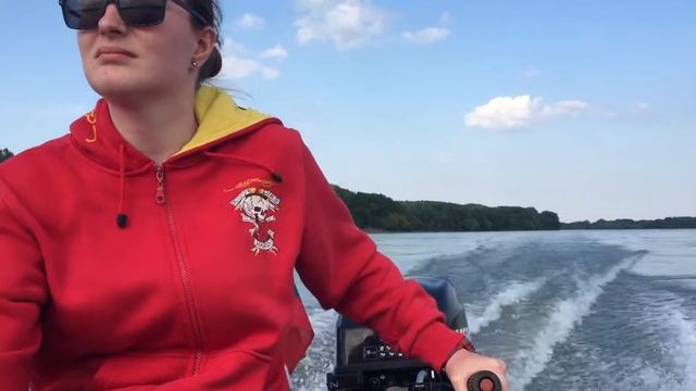 Mercury 20Hp 4 stroke with Adventure Master 400 смотреть онлайн