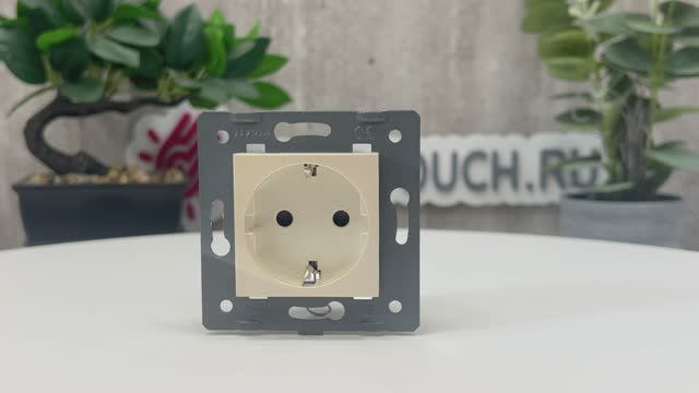 Розетка электрическая LIVOLO, жемчуг, VL-C7-C1EU-14 (механизм)