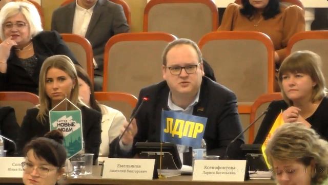 Анатолий Емельянов выступил с критикой областного телевидения смотреть онлайн