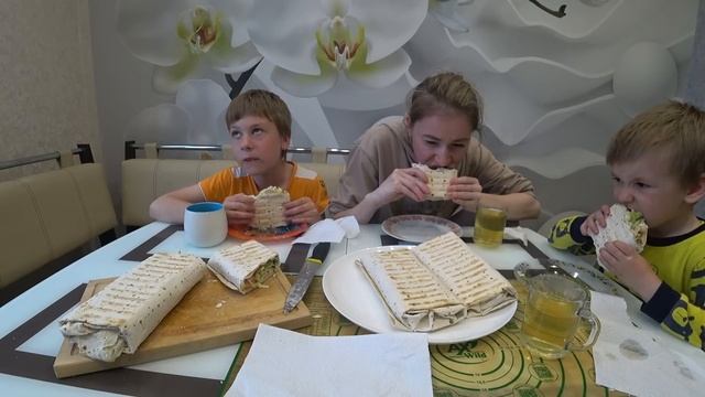 МУКБАНГ ДОМАШНЯЯ ШАУРМА 🌯 | MUKBANG HOMEMADE SHAWARMA #мукбанг #mukbang смотреть онлайн