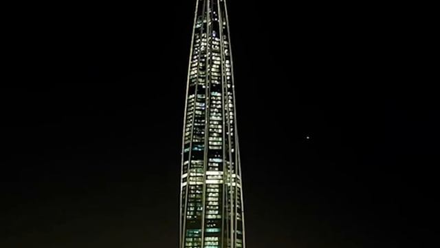 А в Омске верхняя звезда была ярче и больше вчера. Венера? смотреть онлайн