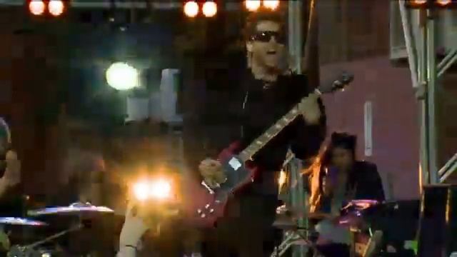 Kings And Queens - 30 Seconds To Mars At Take 40 Live In The.mp4 смотреть онлайн