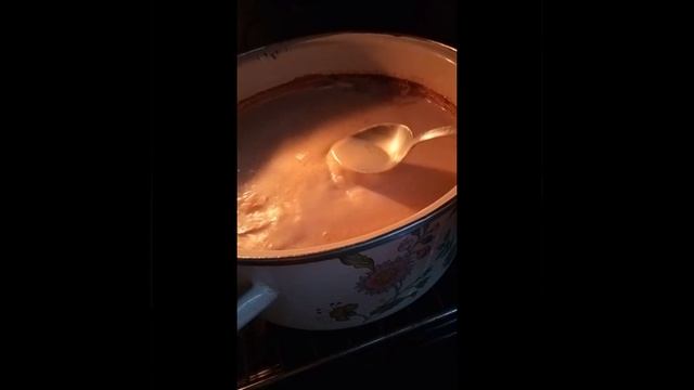 топлёное молоко, в течении 9,5 часов. но вкусняшка! смотреть онлайн