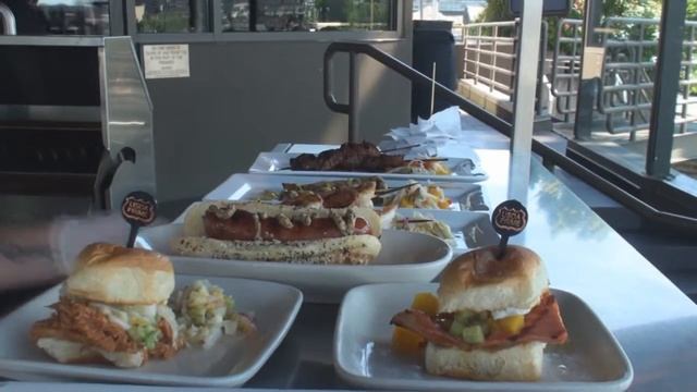 Daniel's Broiler-Lake Union New Summer Deck Grill Menu! смотреть онлайн