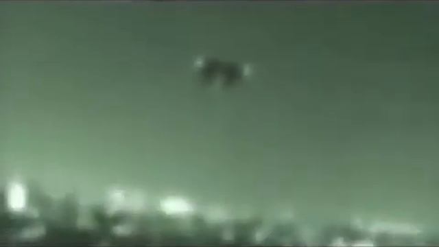 НЛО В ПАРИЖЕ   Очень и очень хорошо снято UFO In Paris  OVNIS