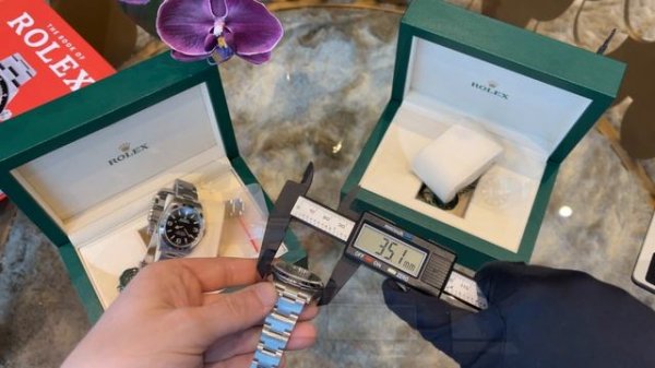 New Rolex Explorer 36mm 124270 vs Rolex Explorer 39mm 214270 review comparison