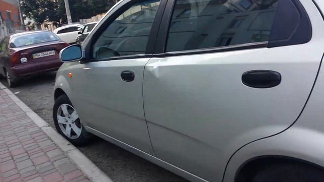 Как вскрывают машины в Одессе, в час пик. смотреть онлайн