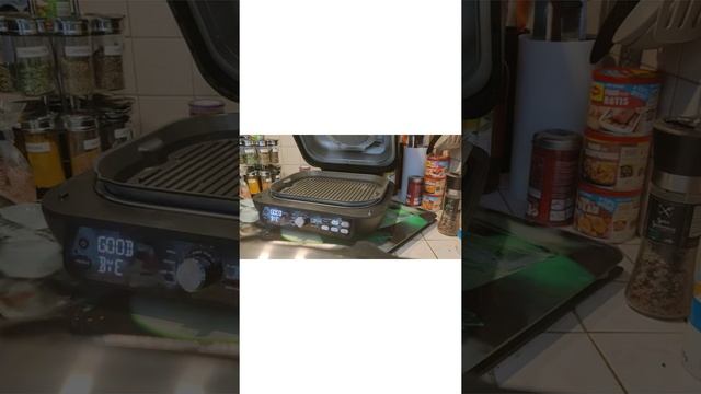 présentation du Grill d’intérieur & Plancha Ninja Foodi MAX PRO AG651EU смотреть онлайн