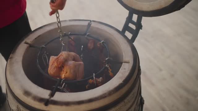 ПОВТОРИЛИ ЕДУ CNZ BURAK/ БАРАН В ТАНДЫРЕ/ ДОЛМА/КАДАИФ смотреть онлайн