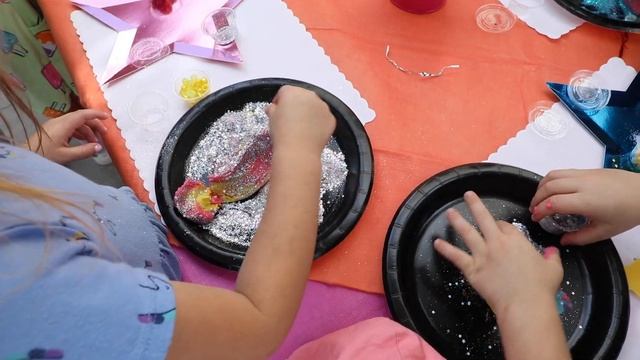 Make a DIY Solar System With Dot Starlight! 🌠 | DIY Party | Lalaloopsy смотреть онлайн