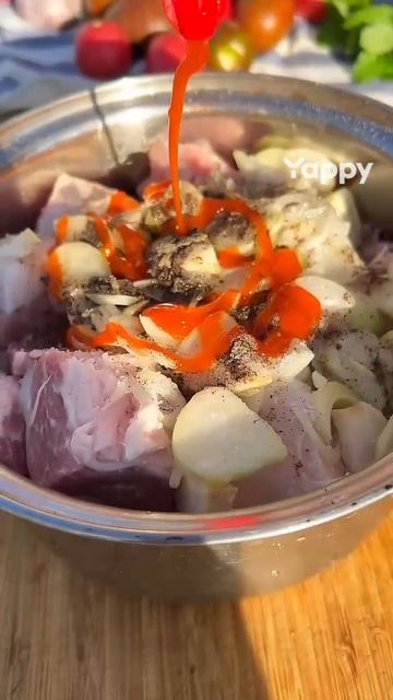 С таким маринадом даже самая сухая часть свинины получается очень сочной! #food смотреть онлайн