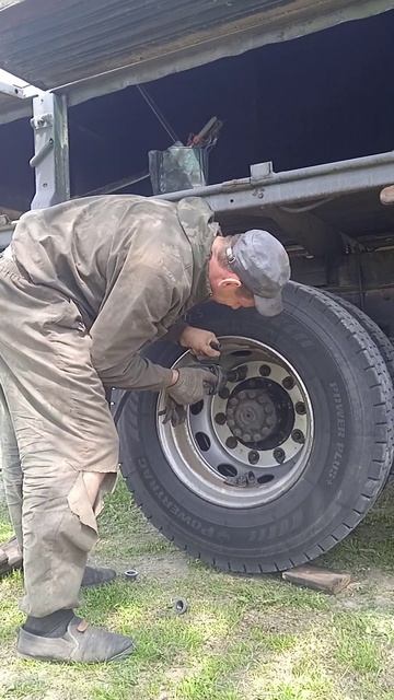 Начинаю ремонт камаза ходовка🦾 смотреть онлайн