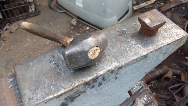 Blacksmithing: Forging a Double-Beveled Blade Quick Demo смотреть онлайн