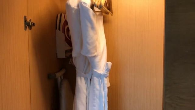 Singapore Hotel Review - Grand Mercure Roxy смотреть онлайн