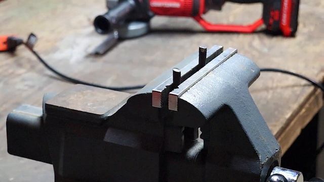NEW Carftsman Angle Grinder Comparison ( $39 Craftsman vs. $18 Hyper Tough) Who will win? смотреть онлайн