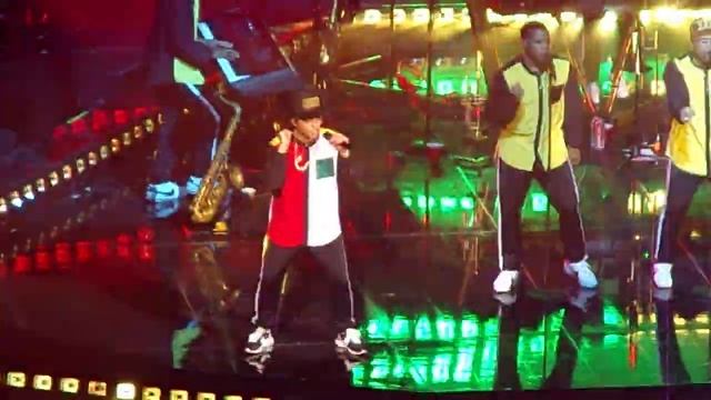 BRUNO MARS NEW YEARS EVE 2017 Finesse смотреть онлайн