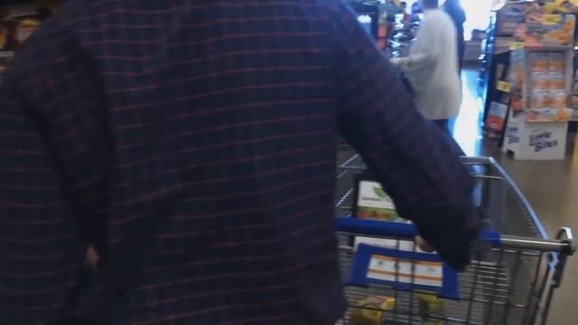 Go Go Grocery // Fake Advertisement смотреть онлайн