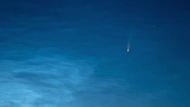 Noctilucence | Noctilucent Cloud and Comet Neowise Timelapse Photography | Shropshire Long Mynd UK смотреть онлайн