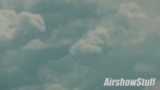 F-35 Lightning II Low Approaches and Arrival - EAA AirVenture Oshkosh 2015 смотреть онлайн