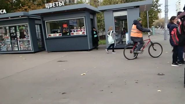 14:00, среда, 10 октября 2018 (стрит-ритейл: 3-я Владимирская, 31/33) смотреть онлайн