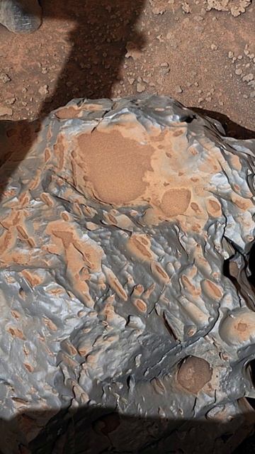#NASA's #Mars Rover #Curiosity Came Across a #Meteorite And Named it Cacao! [4K] смотреть онлайн