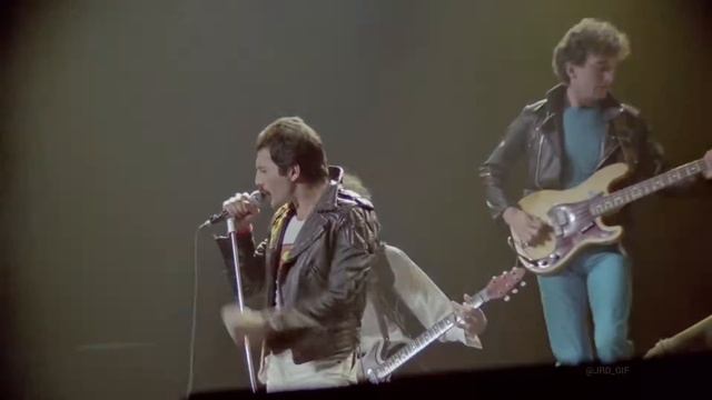 Let Me Entertain You (John Deacon Cam) смотреть онлайн