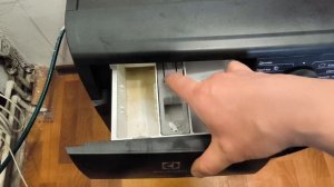 Как вытащить лоток для порошка в стиральной машине