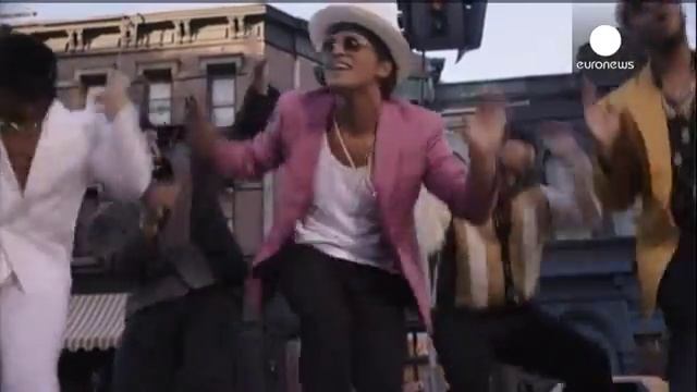 Успех нового альбома Марка Ронсона - le mag смотреть онлайн