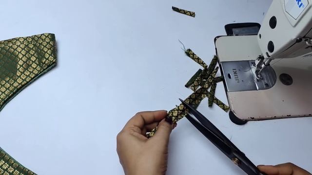 Blouse designs || cutting and stitching back neck blouse design || blouse смотреть онлайн