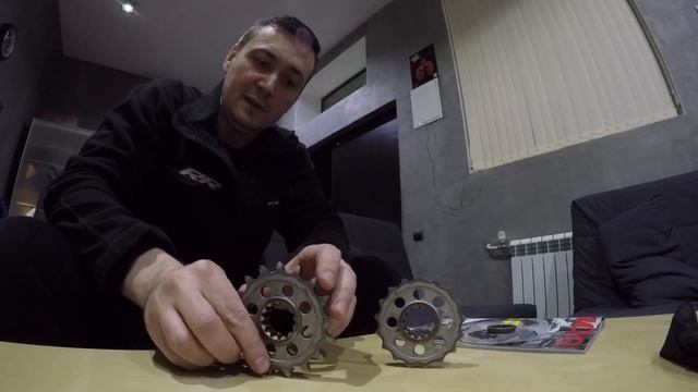 Поговорим о звездах BMW S1000RR после вилли и максималки - наглядные примеры смотреть онлайн