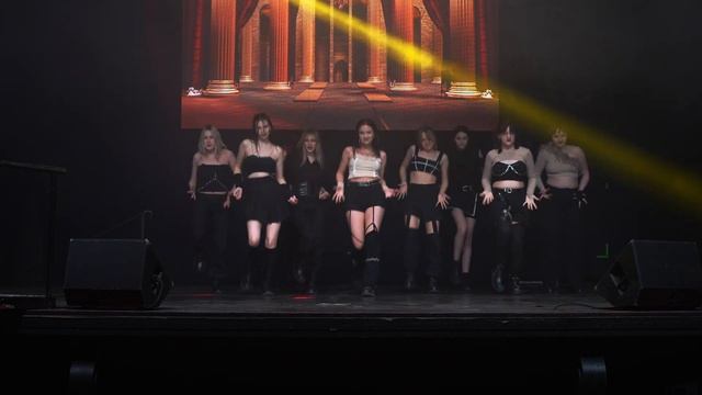 20. НЛО (НАШ ЛИДЕР ОМЕЖКА) | TWICE - PERFECT WORLD | REVOLUTION. ПЕРЕЗАГРУЗКА смотреть онлайн
