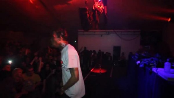 PLACES+FACES: TRAVIS SCOTT  PERFORMS NEPTUNE ESTATE REMIX & 1975 [LONDON, 21/03/14]