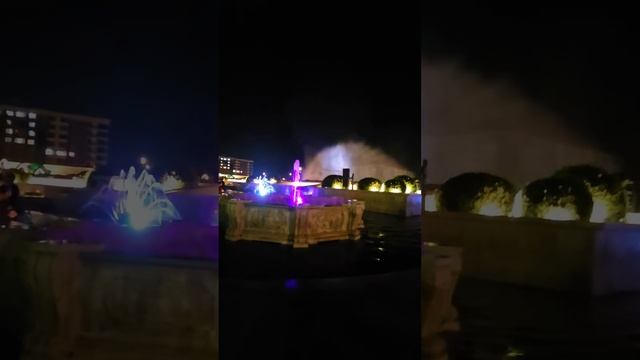 Фонтан в Дербенте 😅 Вся вода на людей 😂 смотреть онлайн