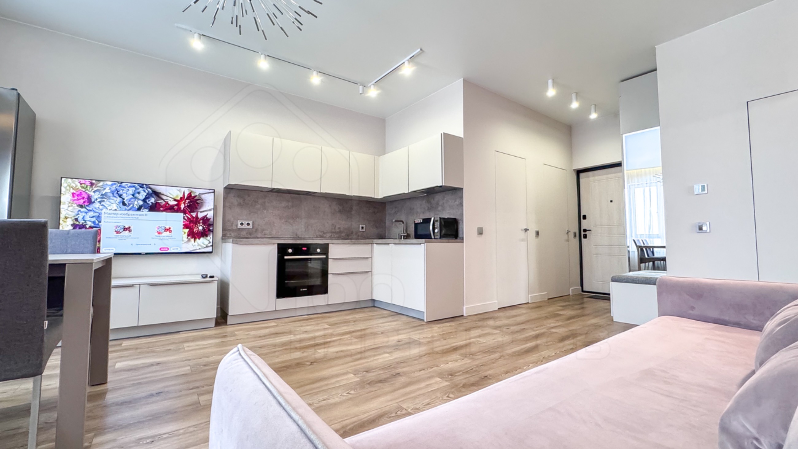 Рум-тур по 3-комнатной квартире в ЖК "Сан Сити" (мкр. "Солнечный", Иркутск, аренда) смотреть онлайн