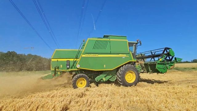 John Deere 1450 WTS Harvester 615R mit Vollgas bei der Gerste dreschen! смотреть онлайн